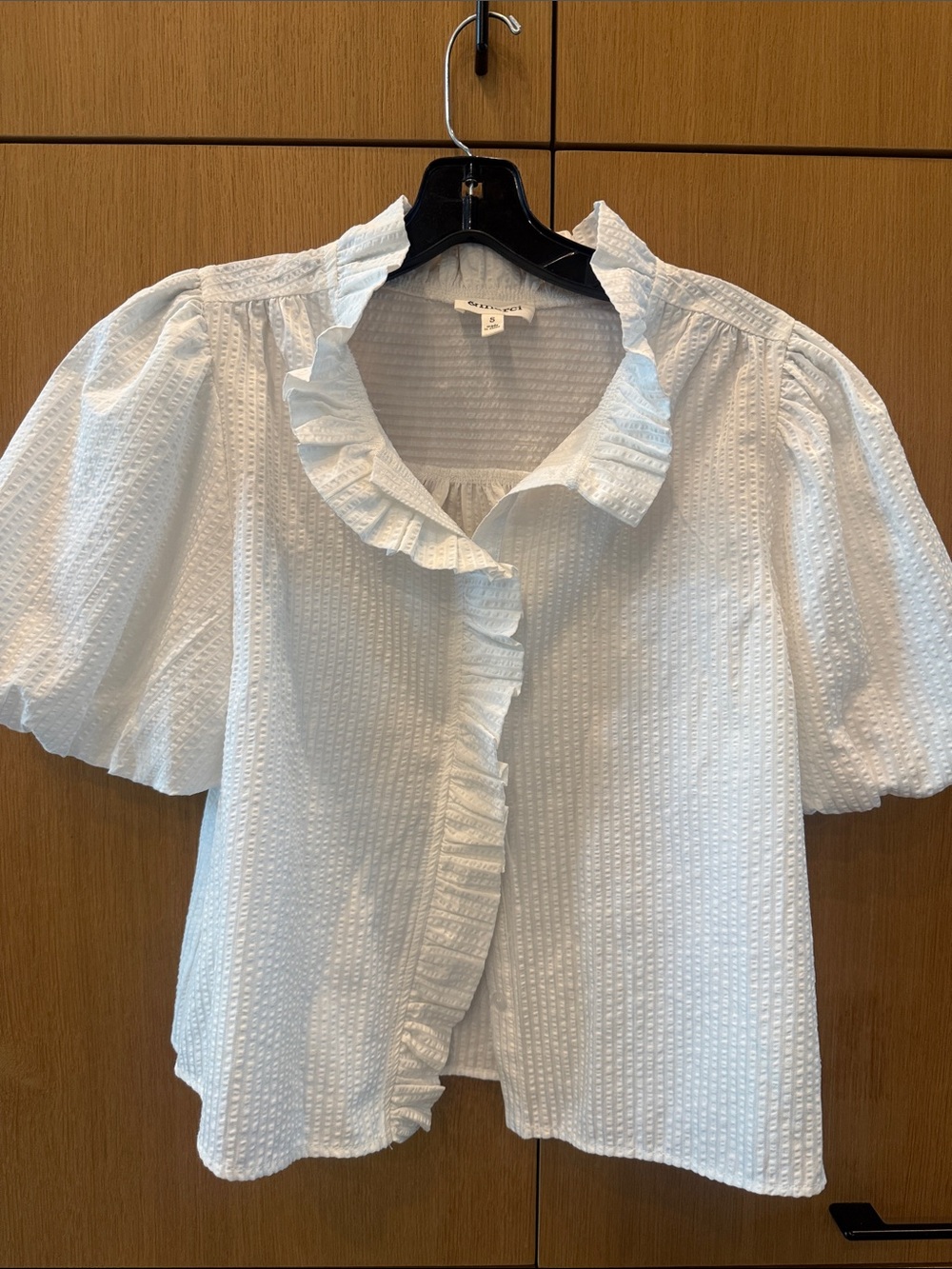 &Merci Ruffle Puff Sleeve Cropped Button down White Blouse size small